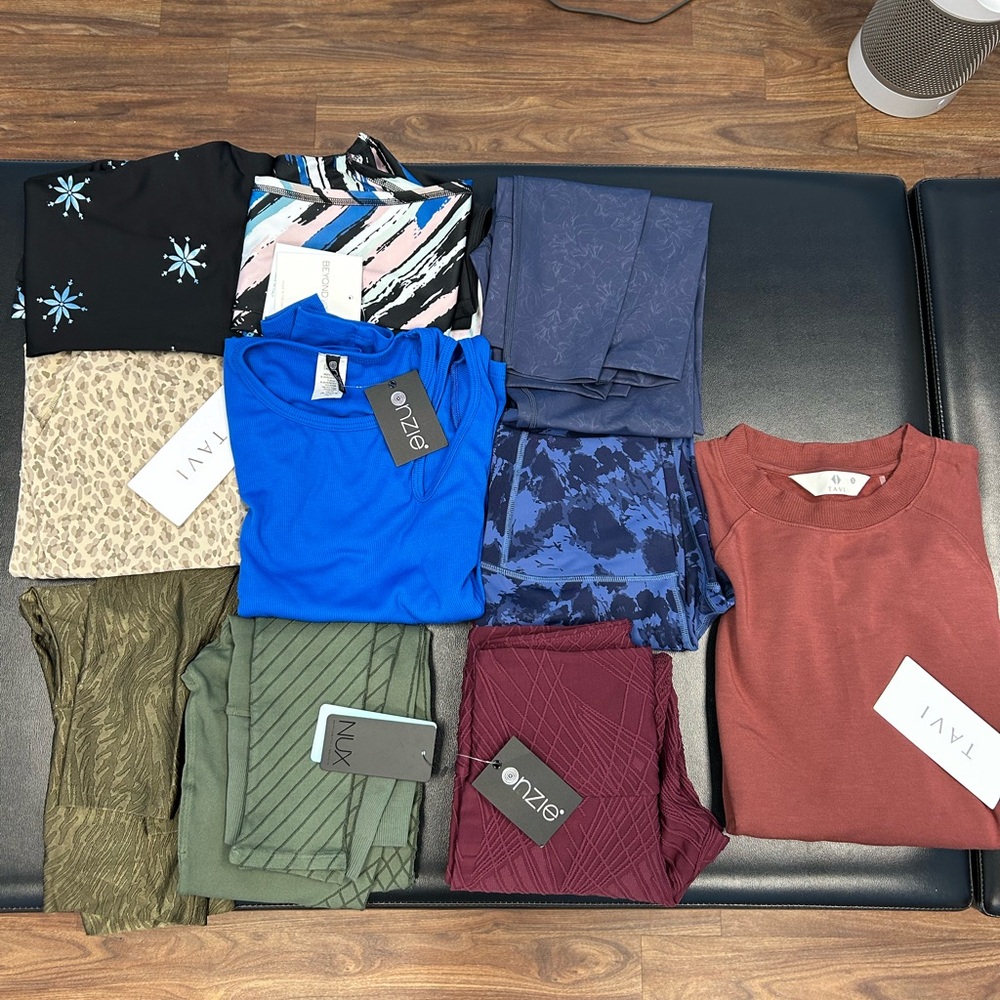 NWT women’s activewear size S lot